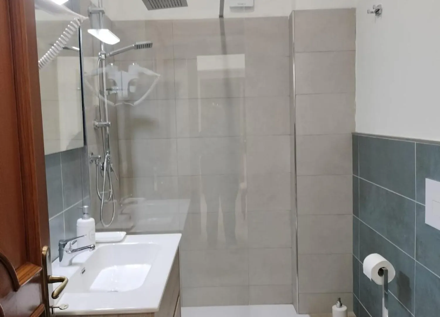 D&P Suites 2 Salemi
